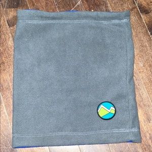 NWOT boys fleece neck warmer